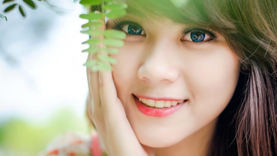 戈壁滩上的“点金手”：让废料绽放绿色新生